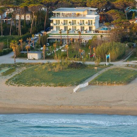 Hotel Artemide Mare Paestum Zewnętrze zdjęcie