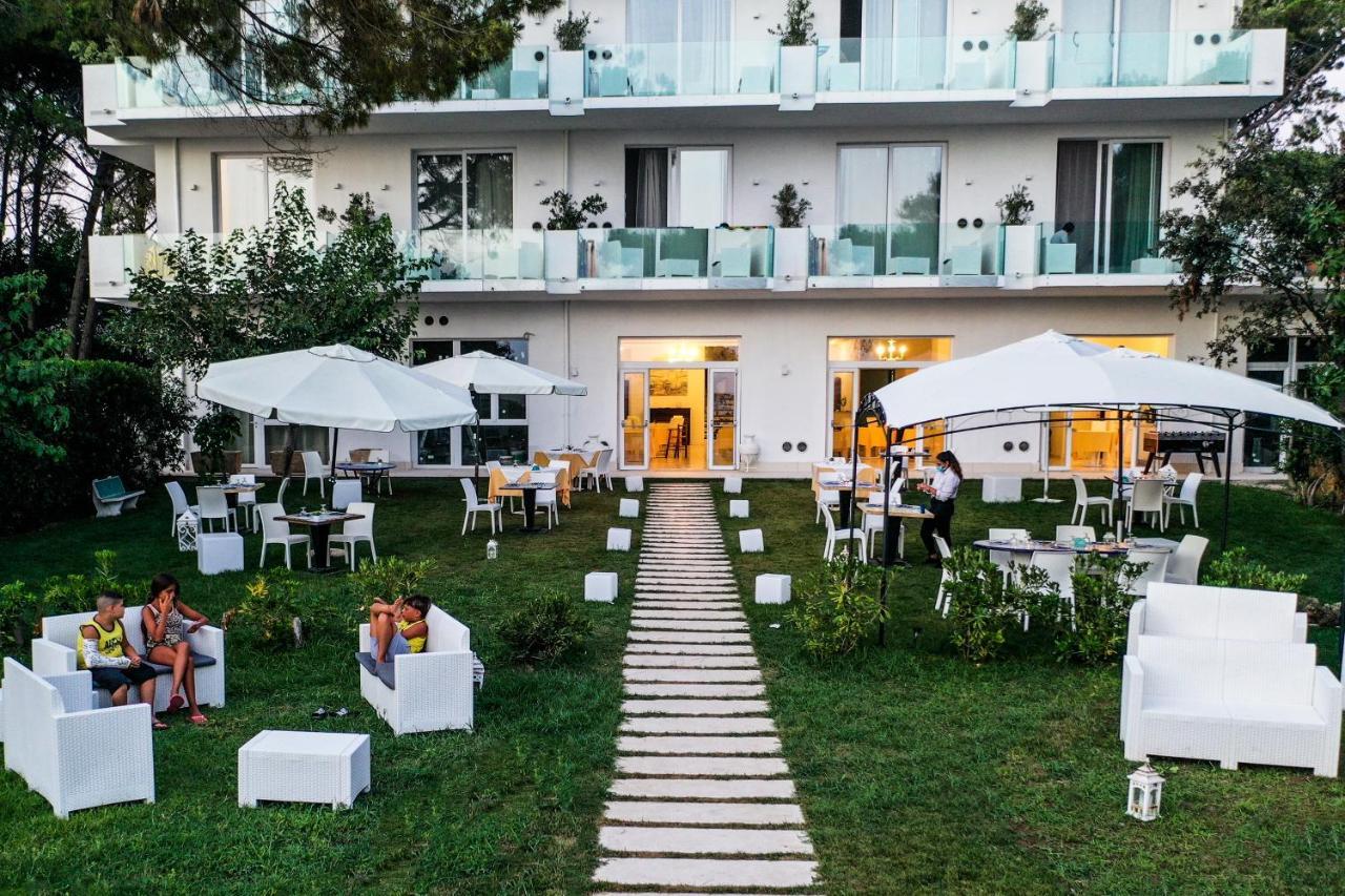 Hotel Artemide Mare Paestum Zewnętrze zdjęcie