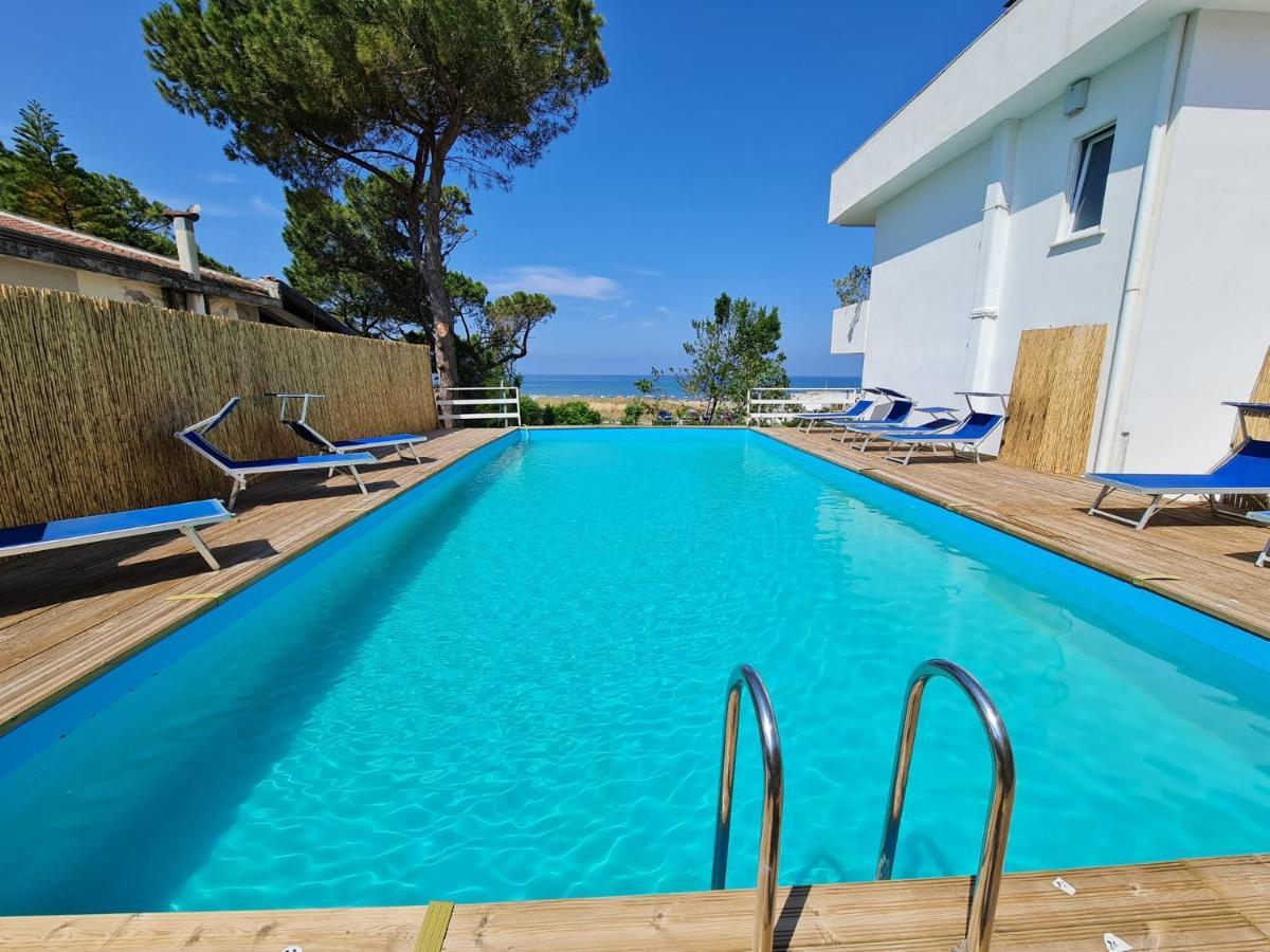 Hotel Artemide Mare Paestum Zewnętrze zdjęcie