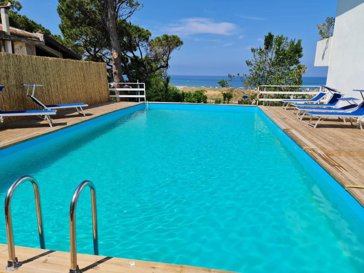 Hotel Artemide Mare Paestum Zewnętrze zdjęcie