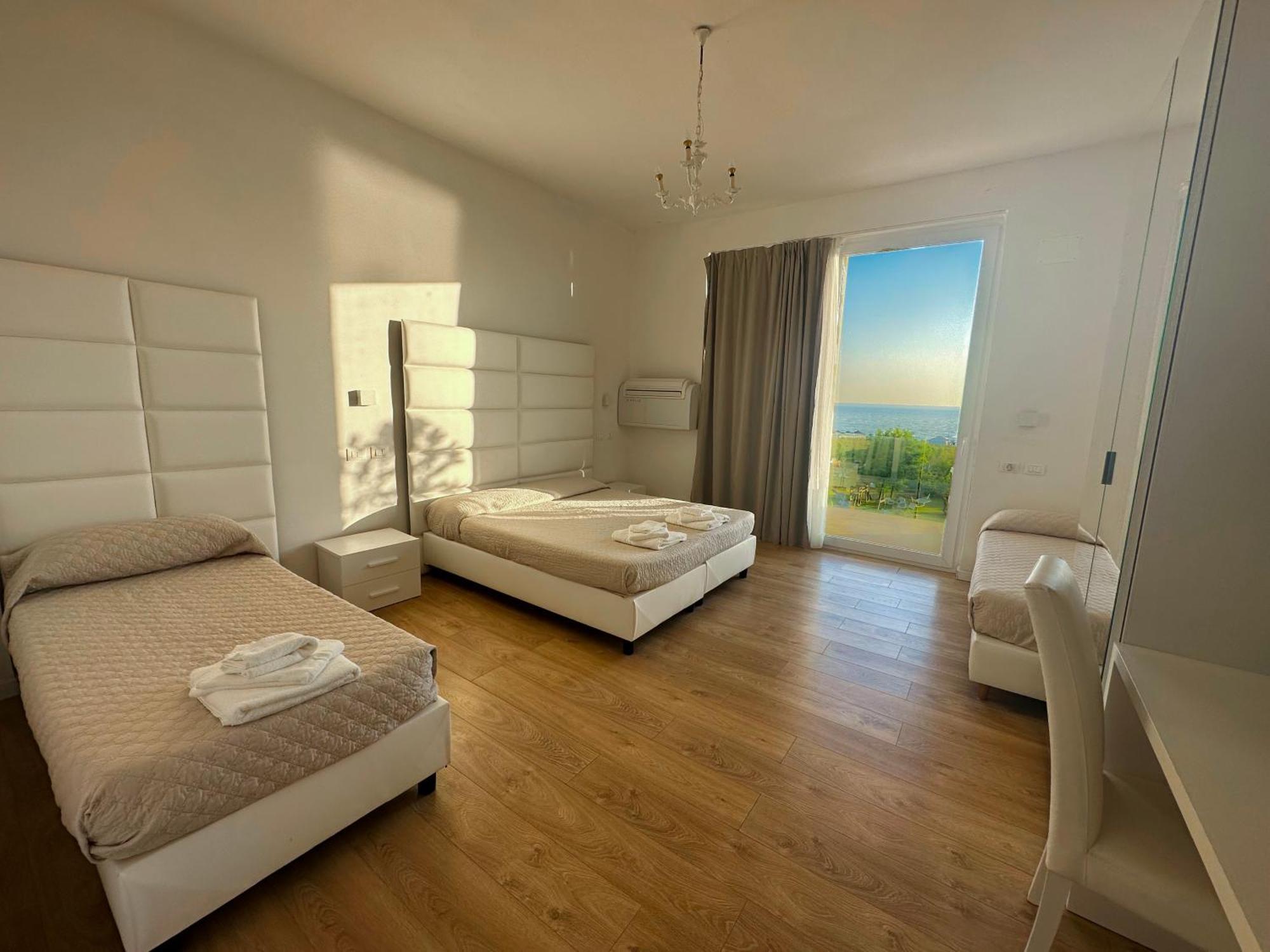 Hotel Artemide Mare Paestum Zewnętrze zdjęcie