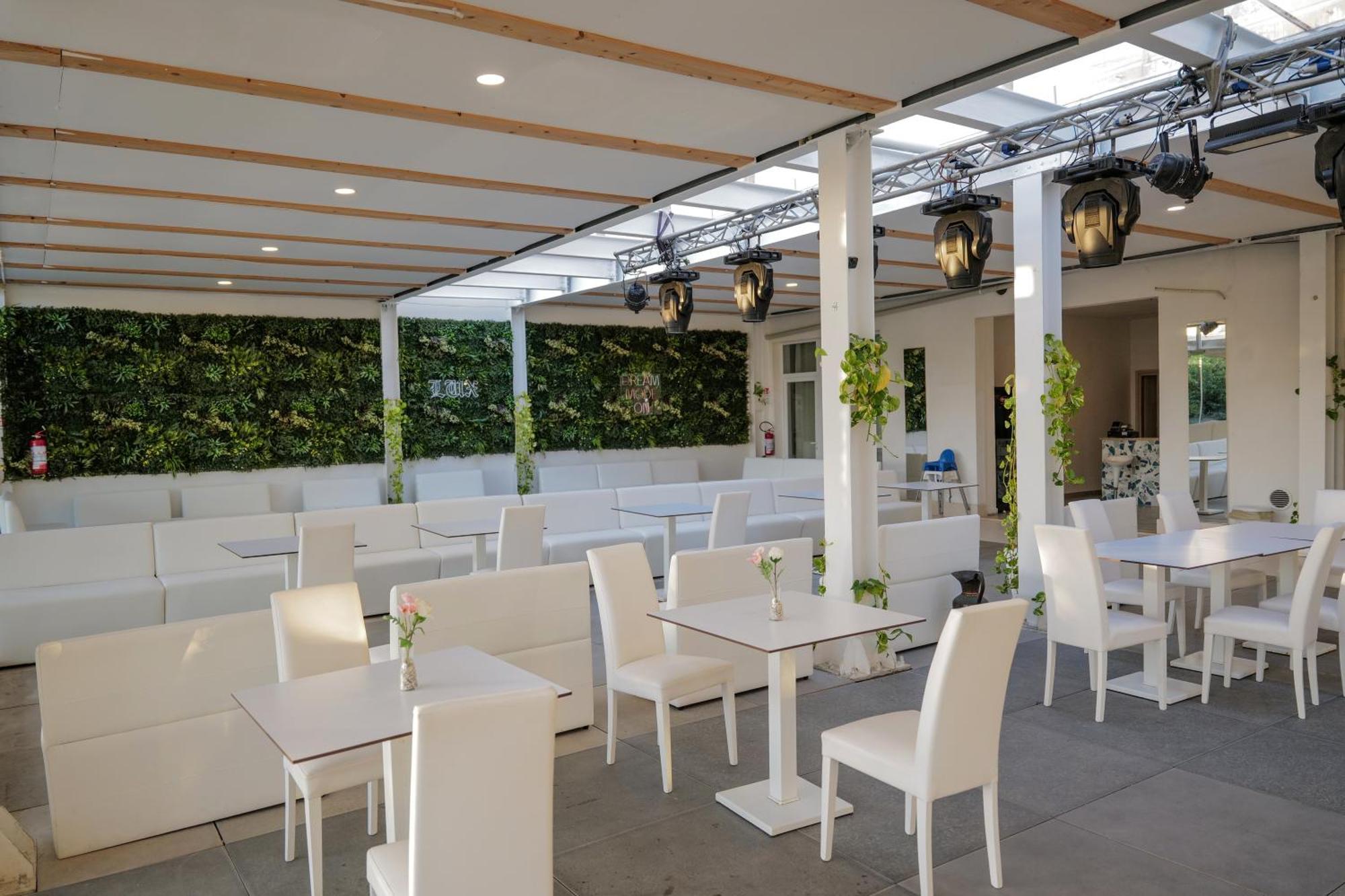 Hotel Artemide Mare Paestum Zewnętrze zdjęcie