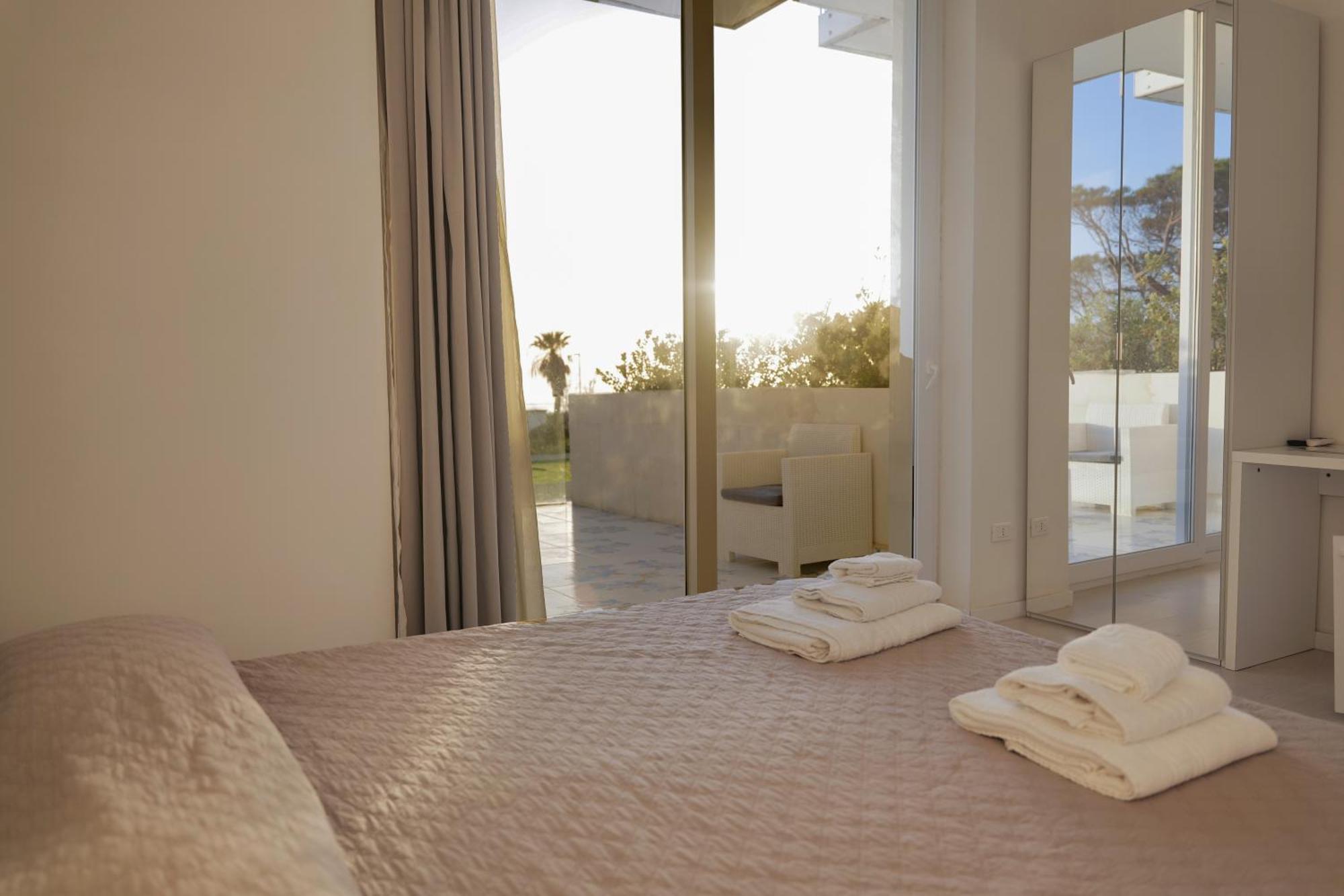 Hotel Artemide Mare Paestum Zewnętrze zdjęcie