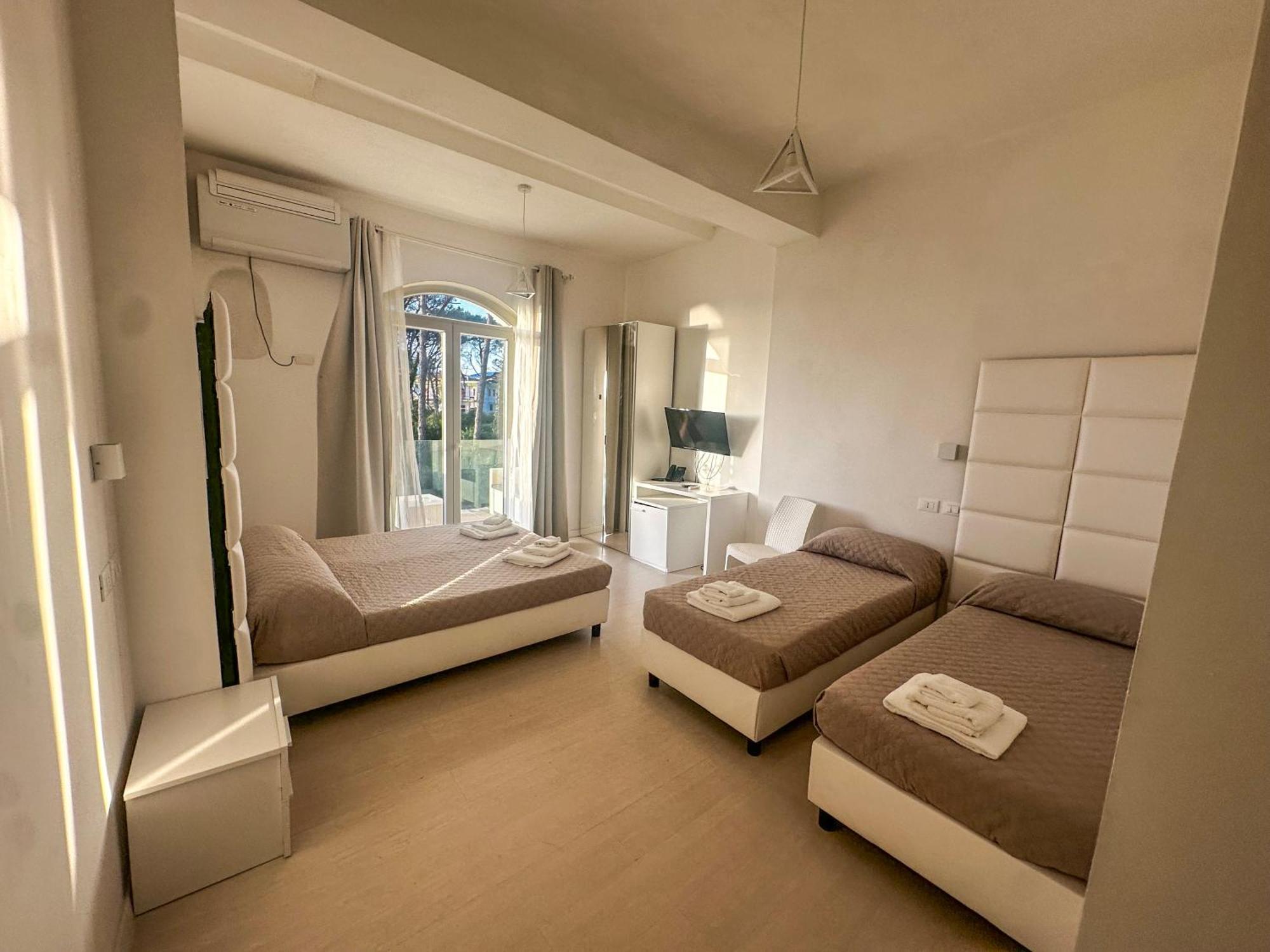 Hotel Artemide Mare Paestum Zewnętrze zdjęcie