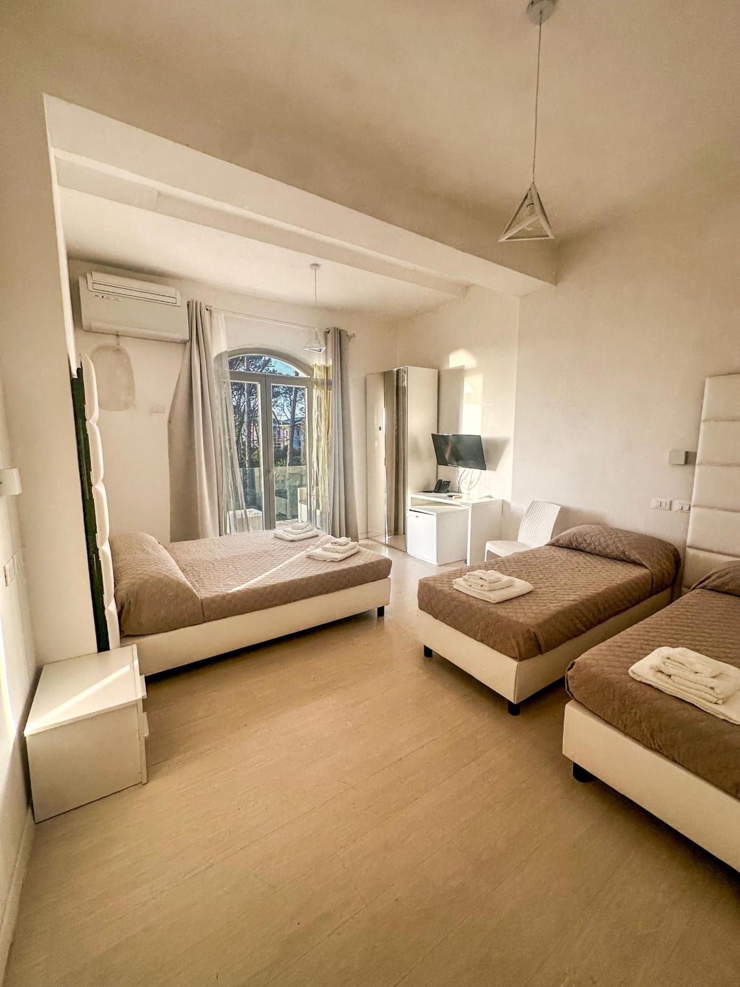 Hotel Artemide Mare Paestum Zewnętrze zdjęcie