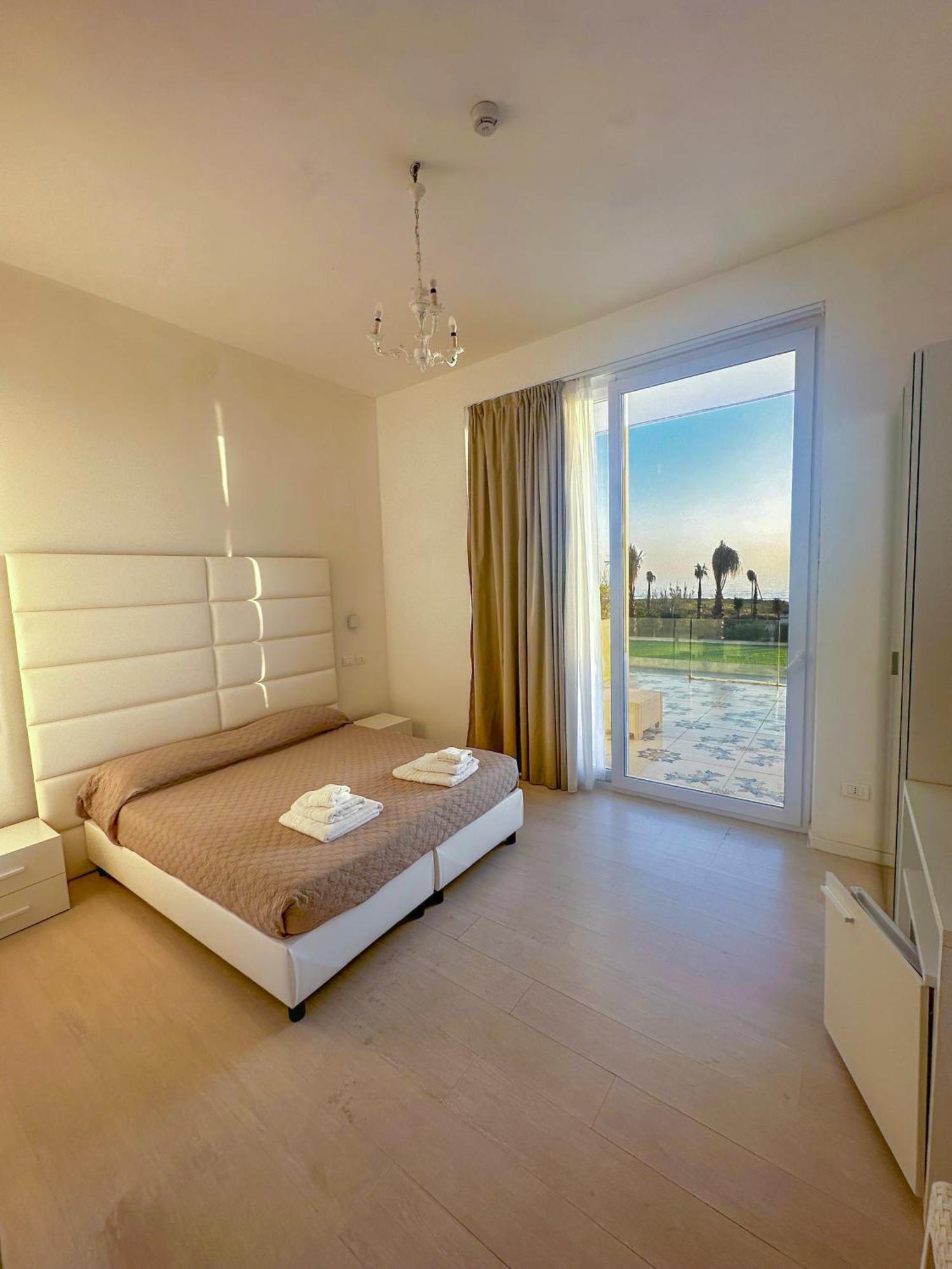 Hotel Artemide Mare Paestum Zewnętrze zdjęcie