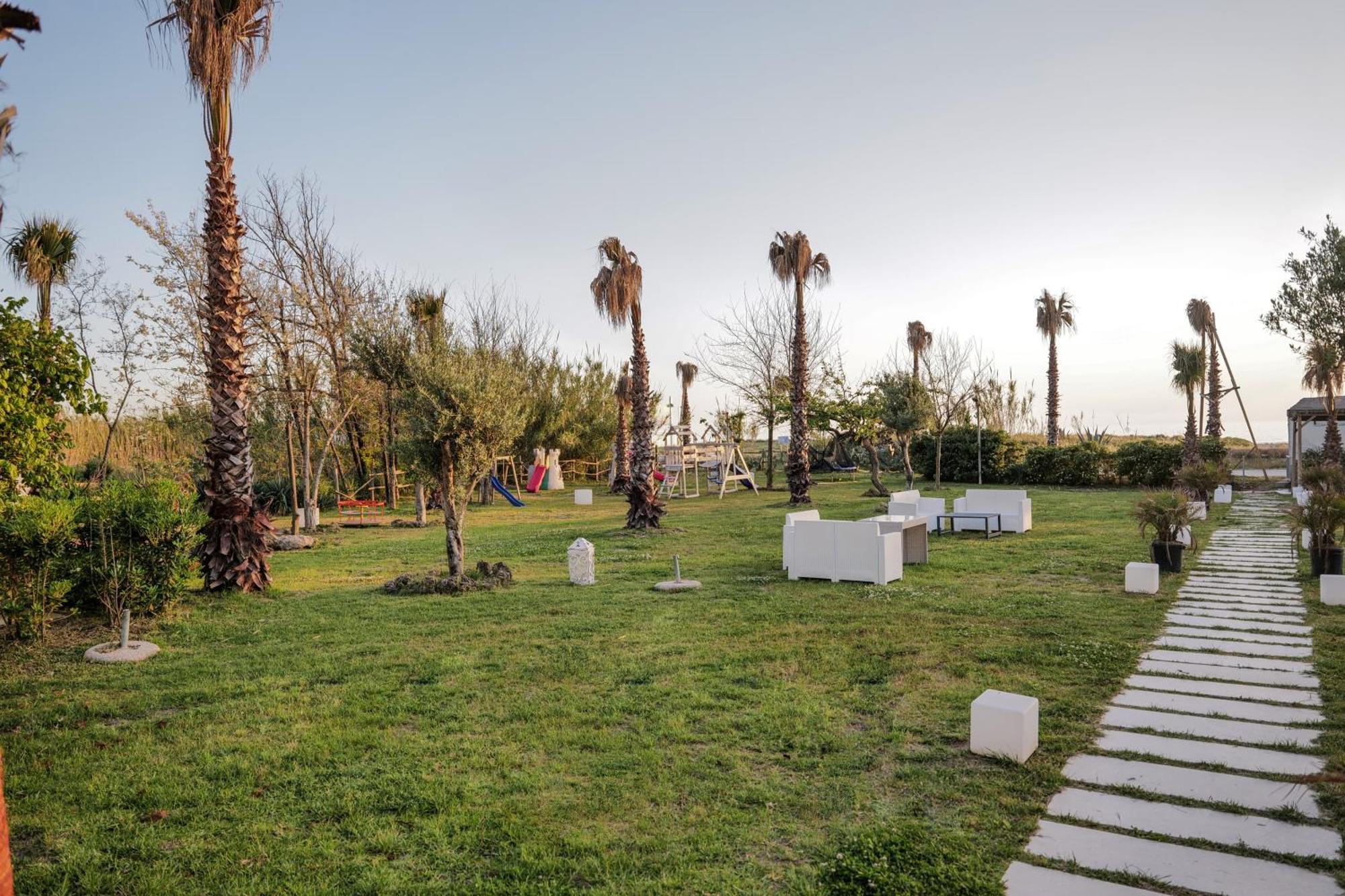 Hotel Artemide Mare Paestum Zewnętrze zdjęcie