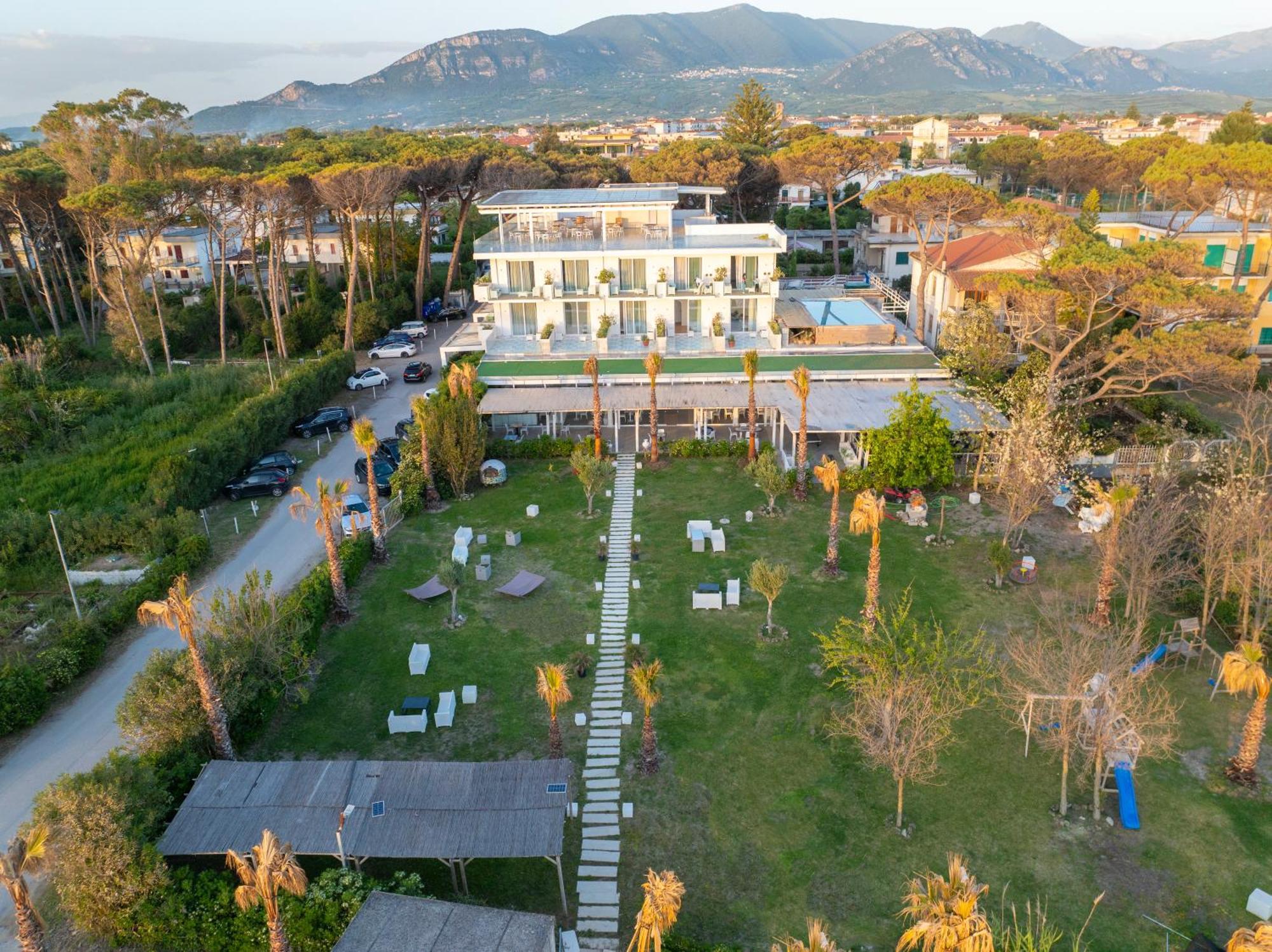 Hotel Artemide Mare Paestum Zewnętrze zdjęcie